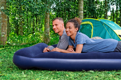 Bestway Doppelluftbett mit integrierter Fußpumpe 203 x 152 x 28 cm